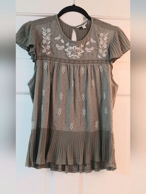 Lucky Brand Boho, Cottagecore Olive Green Embroidered Ruffled Sleeve Blouse
